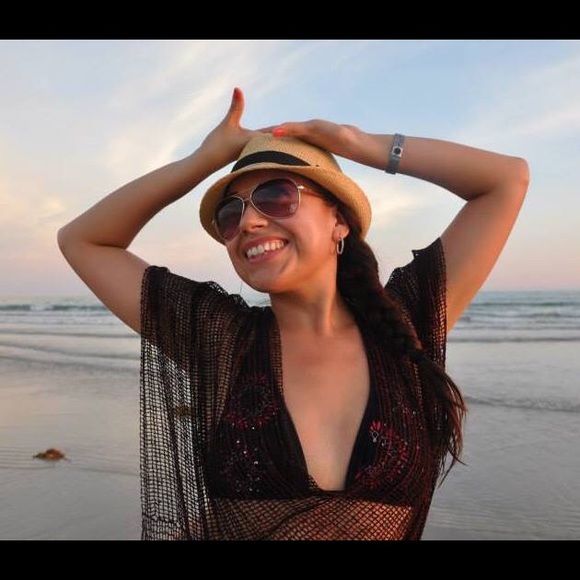 Meet Your Posher - Picture 6 of 15